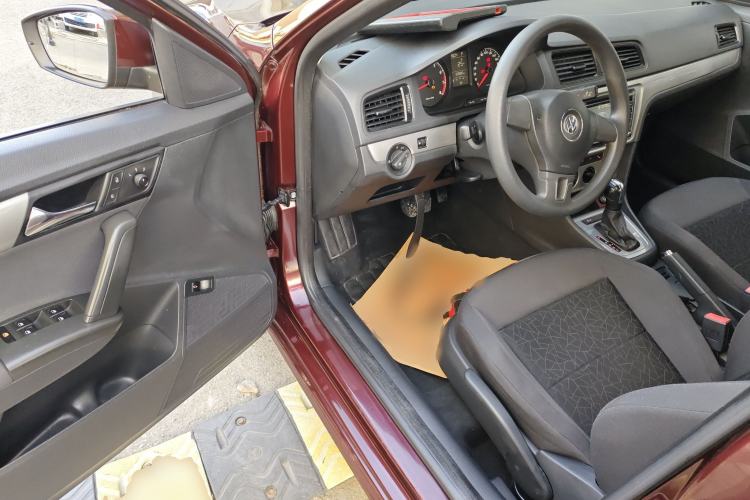 Used Volkswagen Lavida 2013 Revised Classic 1.6L Automatic Fashion Edition