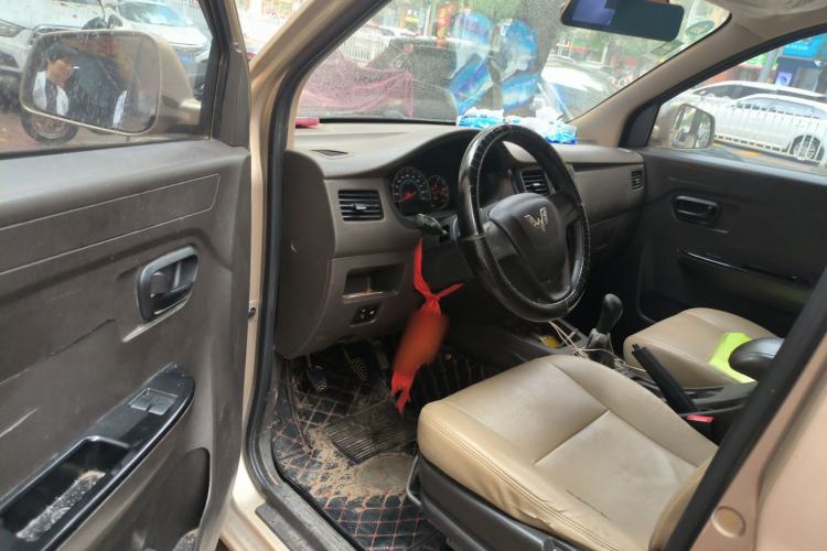 Used Wuling Rongguang V 2018 1.5L Practical Version Driver Seat