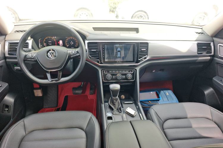 Used Volkswagen Teramont 2020 Revised Version 330TSI Two-Wheel Drive Luxury Edition Center Console