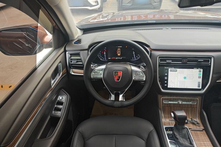 Used Roewe RX8 2018 30T Smart Connectivity Two-Wheel Drive Flagship Edition