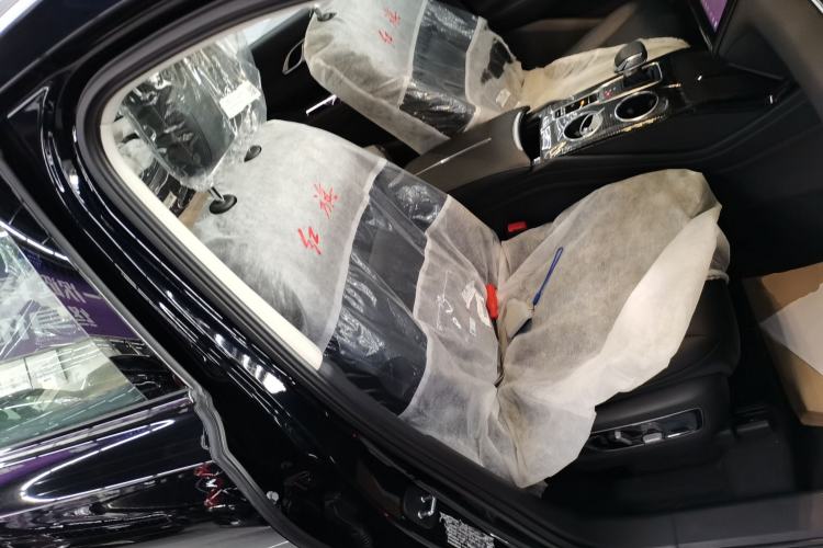 Used Hongqi HS3 PHEV 2025 Model 117km Jingwei Edition Right Front Seat