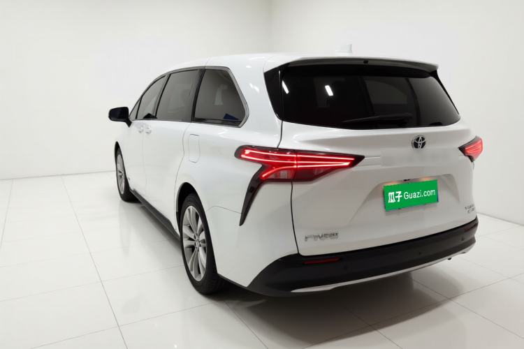 Used Toyota Sienna 2021 2.5L Hybrid Premium Edition