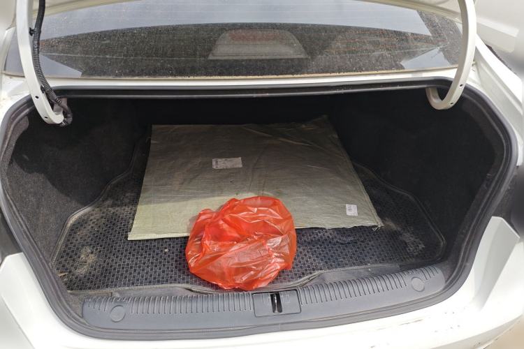 Used Roewe 360 2015 1.5L Manual Luxury Edition Trunk