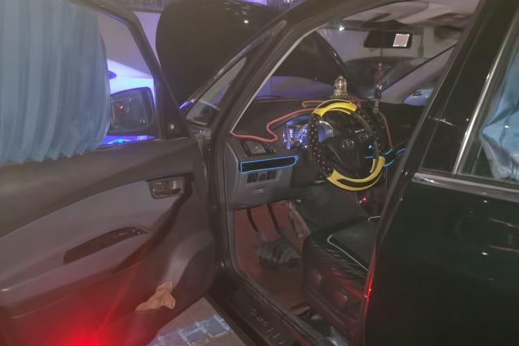 Used JAC Refine M2 2013 1.5L Manual Luxury 5-Seater
