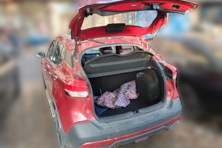 Used Nissan Kicks 2017 1.5L CVT Smart Drive Edition Trunk