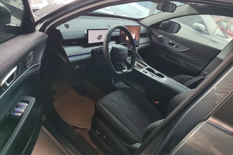 Used Chery Tiggo 8 PLUS 2025 290TGDI DCT Luxury 7-Seater