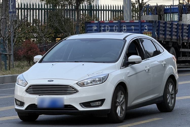 Used Ford Focus 2017 Sedan 1.6L Automatic Fashion Edition Smart Drive Version
