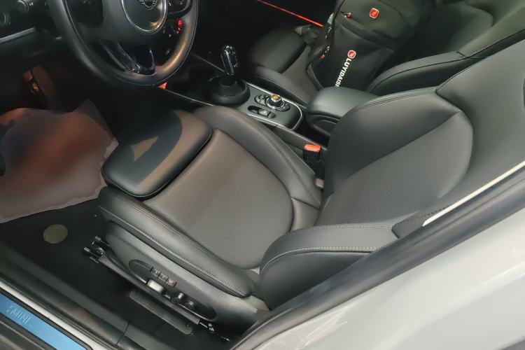 Used MINI Countryman 2022 1.5T COOPER ALL4 Connoisseur Left Front Seat