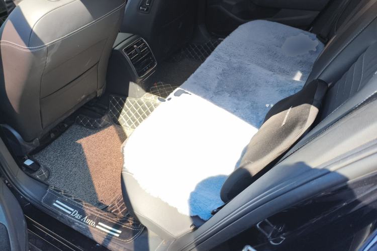 Used Volkswagen Magotan 2021 330TSI DSG 30th Anniversary Edition Left Rear Seat