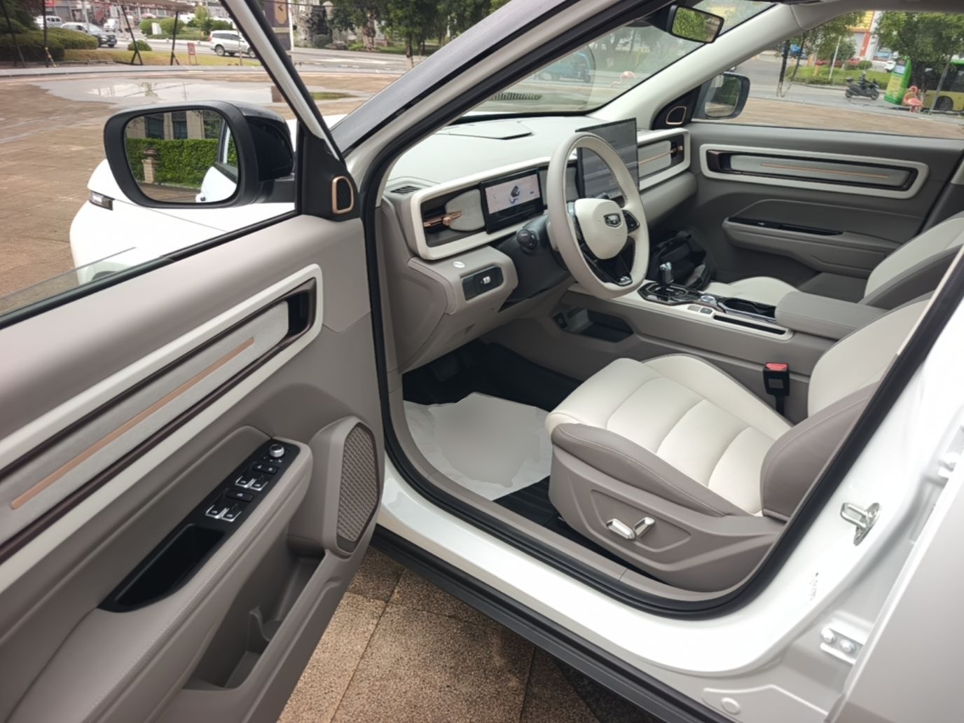 Geely Auto icon 2026 Model Chocolate 1.5TD Pure & Refined Edition — снимка 18