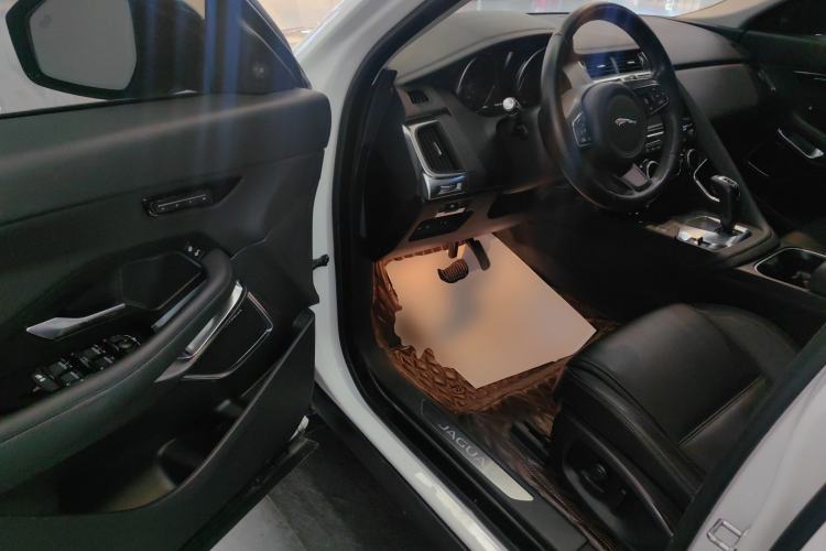 Used Jaguar E-PACE 2018 P250 SE China VI Driver Seat