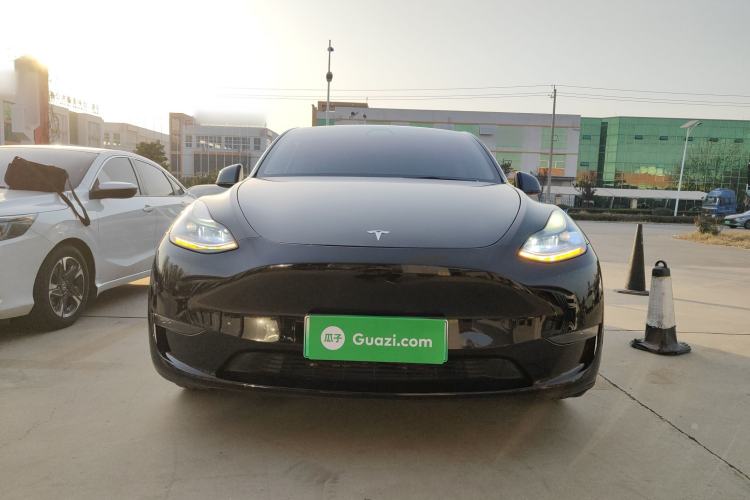 Used Tesla Model Y 2021 Long-Range All-Wheel-Drive Version
