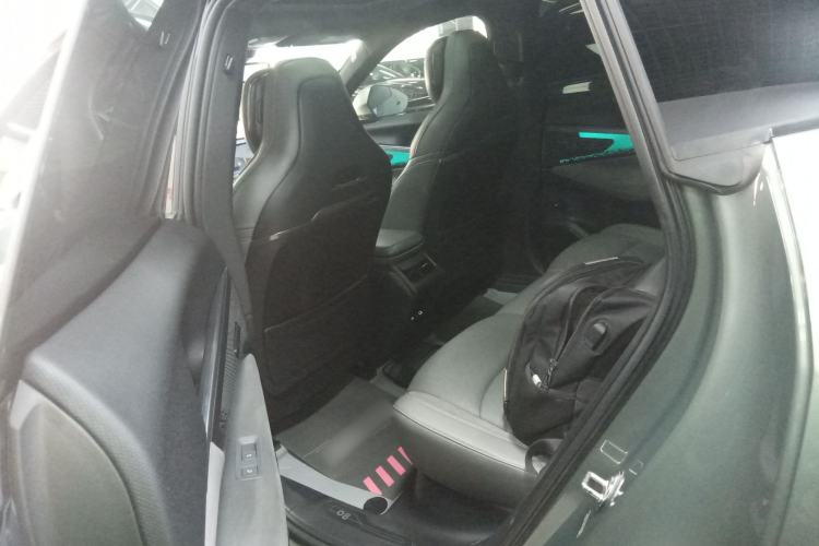 Used Lynk & Co 08 EM-P 2023 220km All-Wheel-Drive Performance Halo
