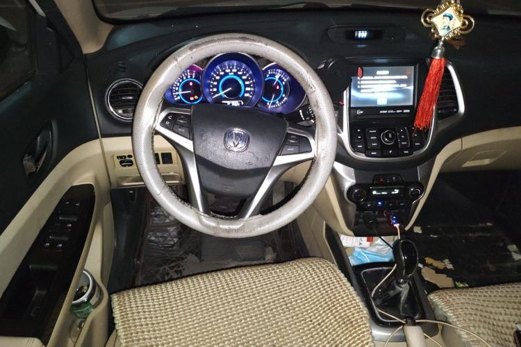 Used Changan Eado 2015 1.6L Manual Luxury Model China IV Standard
