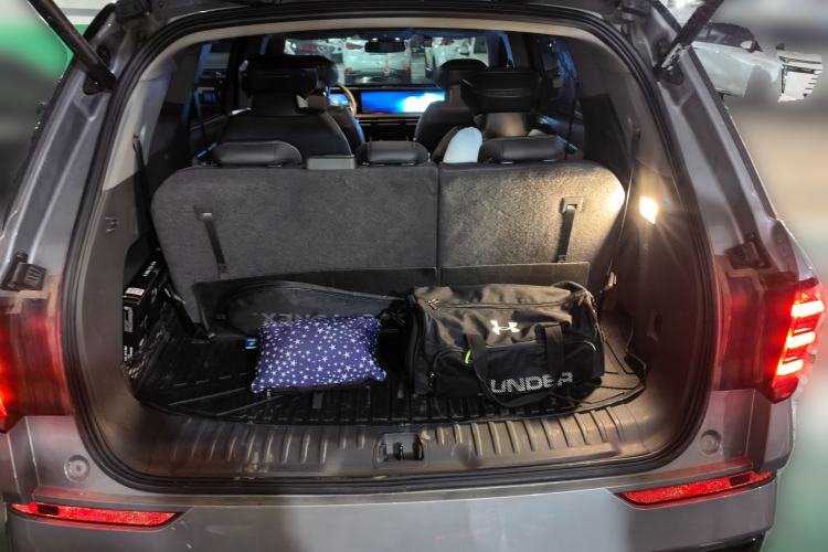 Used Ford Edge 2023 Edge L 2.0T EcoBoost E-Hybrid Four-Wheel Drive Seven-Seat Supreme Model Trunk