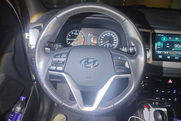 Used Hyundai Tucson 2015 2.0L Automatic Two-Wheel Drive Smart Version