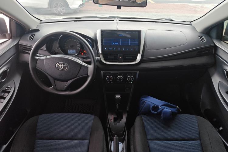 Used Toyota YARiS L Zhi Xiang 2017 1.5E CVT Dynamic Edition Center Console