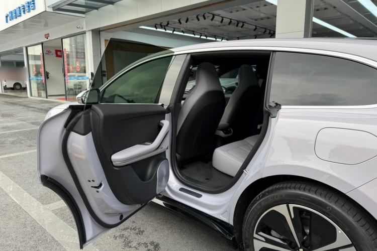 Used Nio ET5T 2025 75 kWh Touring Interior 7