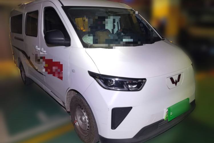 Used Wuling Yangguang 2024 300km Comfort-Grade Passenger Van 60kW
