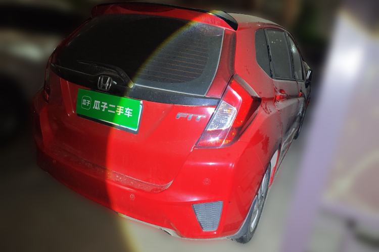 Used Honda Fit 2016 1.5L SE CVT Fashion Model Rear Right 45 Deg