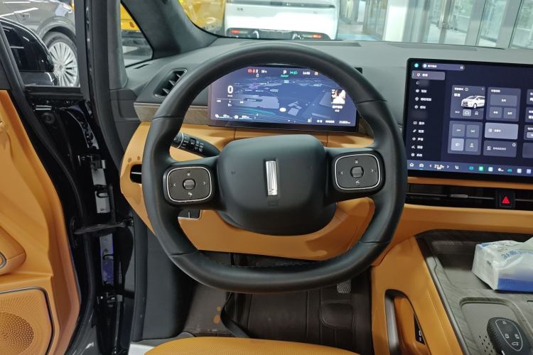 Used Wey Gaoshan 2025 Four-Wheel Drive Alpine 9 Steering Wheel