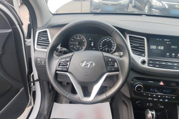 Used Hyundai Tucson 2015 1.6T Dual-Clutch Two-Wheel-Drive Leading Model
