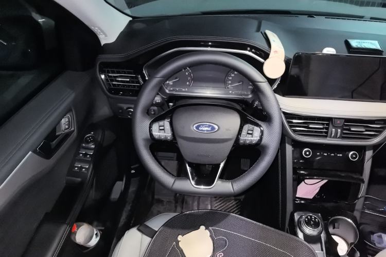 Used Ford Escape 2024 EcoBoost 245 Two-Wheel-Drive Titanium Edition Steering Wheel