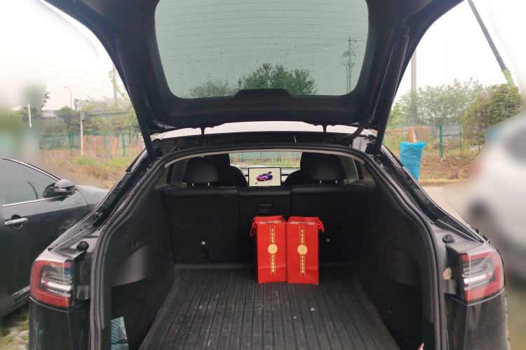 Used Tesla Model Y 2022 Rear-Wheel-Drive Version Trunk