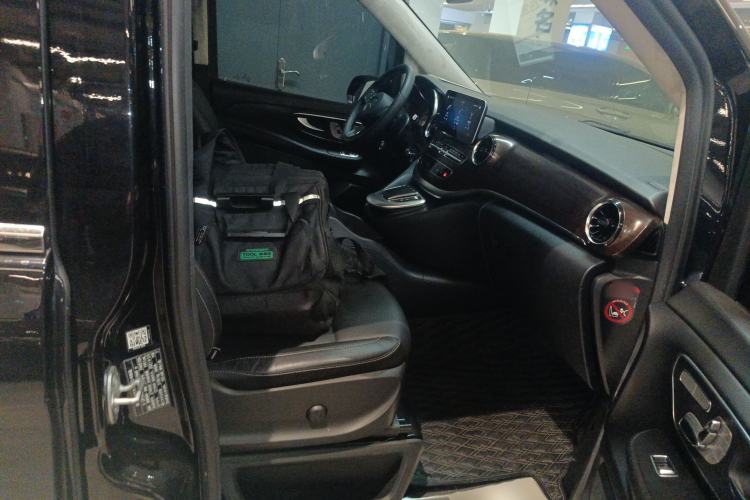 Used Mercedes-Benz V-Class 2020 V 260 Avantgarde Edition