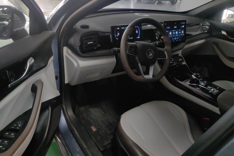 Used BYD Qin PLUS 2024 HONOR Edition DM-i 55KM Leading Model Driver Seat