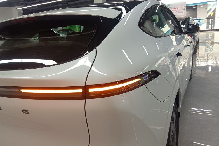 Used XPeng G6 2025 625 Long-Range Max Tech Edition Right Rear Taillight