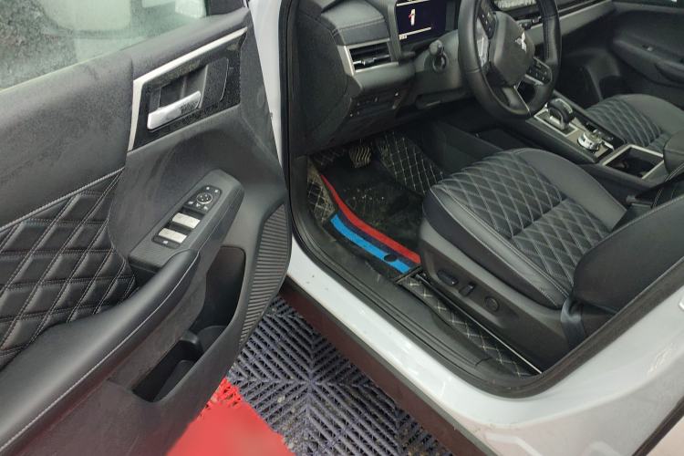 Used Mitsubishi Outlander 2023 1.5T CVT Four-Wheel Drive Prestige Edition 7 Seats