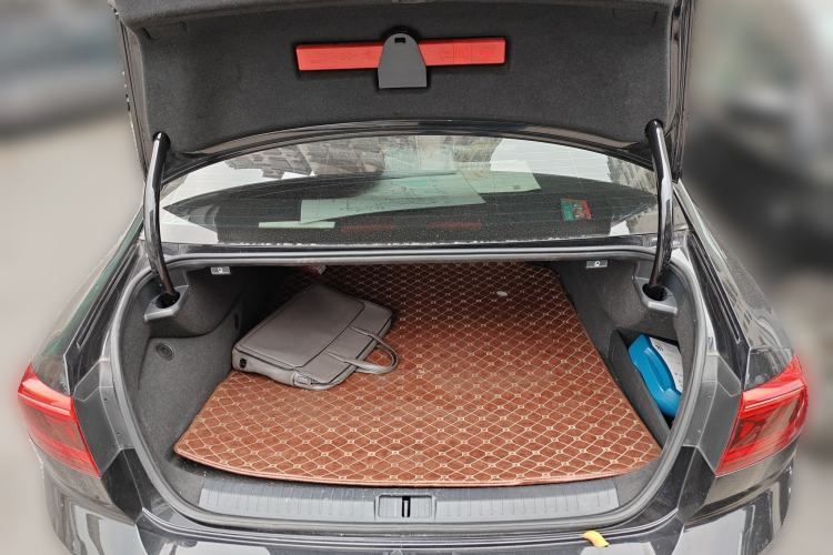 Used Volkswagen Magotan GTE Plug-in Hybrid 2020 GTE Luxury Model Trunk