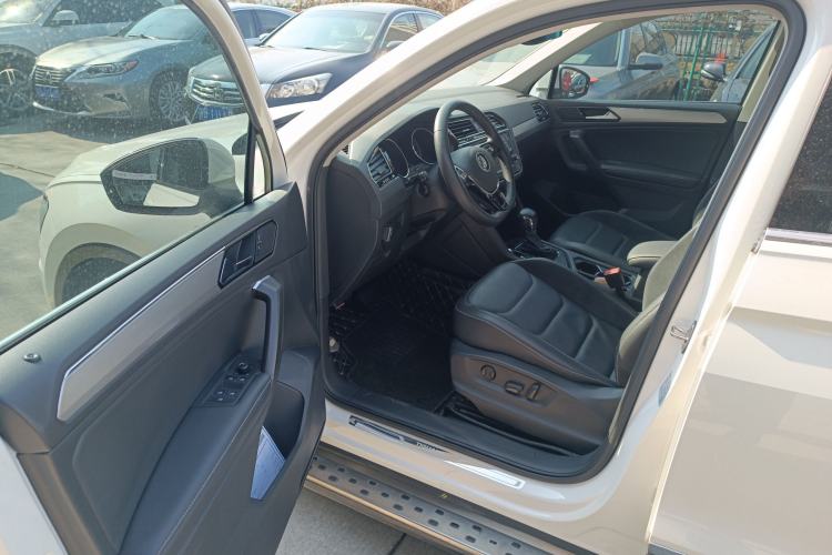 Used Volkswagen Tiguan L 2017 330TSI Automatic Two-Wheel Drive Luxury Edition
