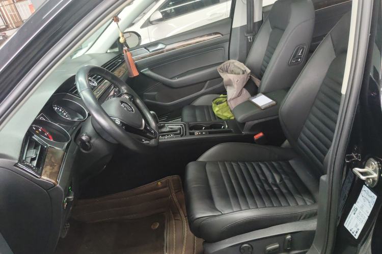 Used Volkswagen Magotan 2019 330TSI DSG Luxury Version China VI Standard Left Front Seat