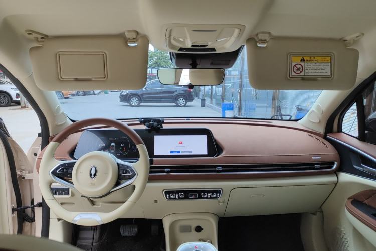 Used ORA Good Cat 2021 400km Standard Range Venus Edition Lithium-Ion Battery Center Console