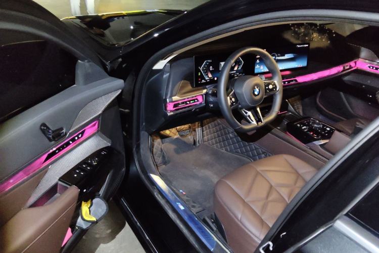 Used BMW 7 Series 2023 735Li M Sport Package Driver Seat