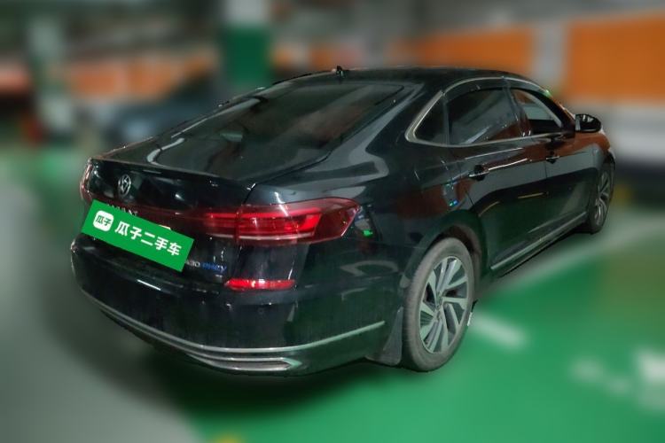 Used Volkswagen Passat New Energy 2022 430 PHEV Hybrid Luxury Edition Rear Right 45 Deg