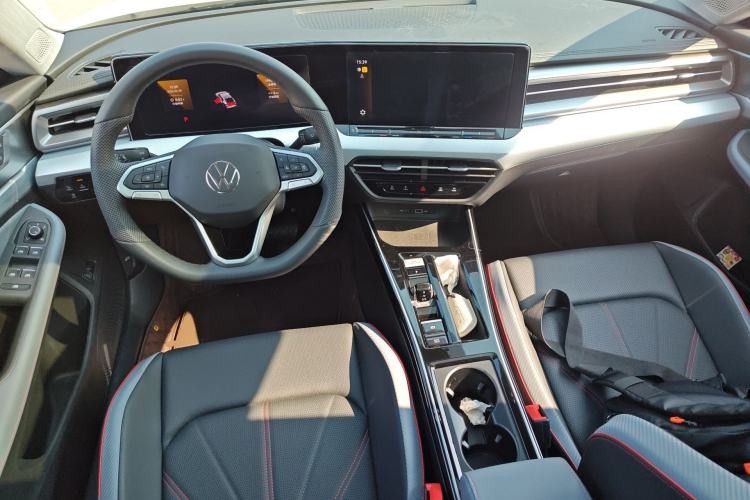 Used Volkswagen Lamando 2025 Lavida L 280TSI DSG Cool & Spicy Edition Center Console