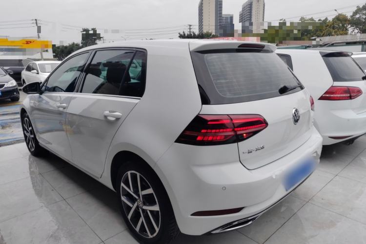 Used Volkswagen Golf 2018 230TSI Automatic Luxury Version
