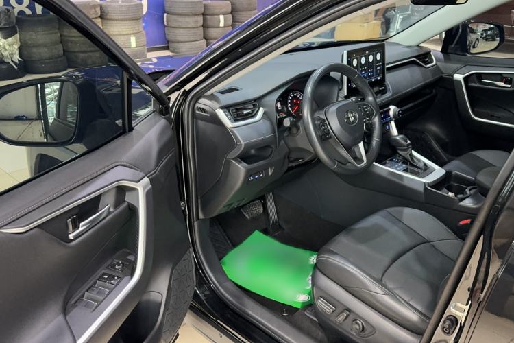 Used Toyota Wildlander 2022 2.0L CVT Four-Wheel Drive Luxury Edition Driver Seat