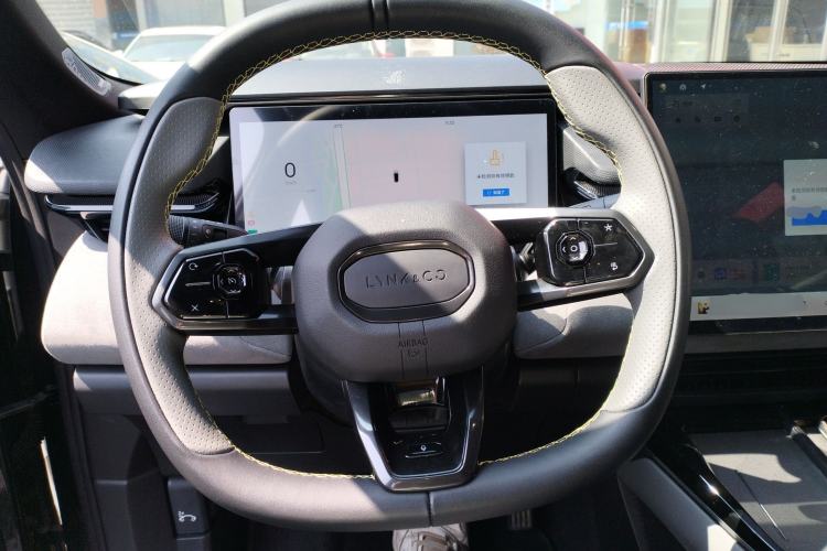Used Lynk & Co 08 EM-P 2025 120km Long-Range Pro