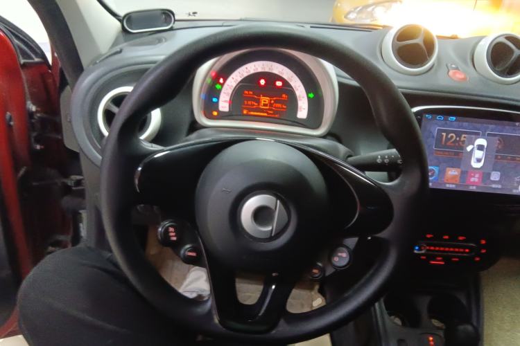 Used smart forfour 2016 1.0L 52 kW Dynamic Edition
