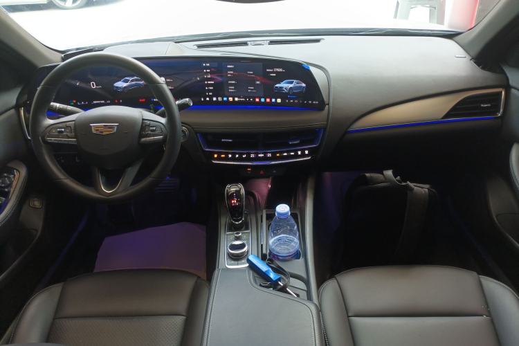 Used Cadillac CT5 2024 28T Luxury Version Center Console