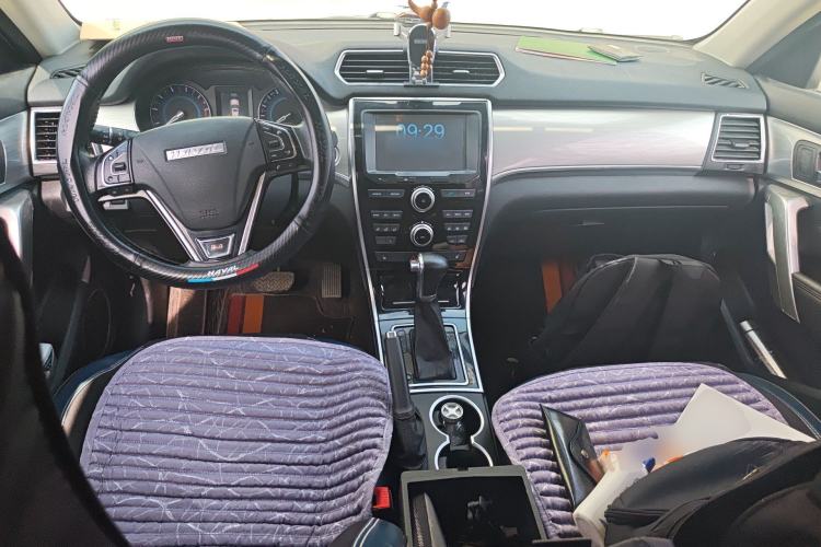 Used Haval H2 2017 Red-Label 1.5T Automatic Two-Wheel Drive Elite Model Center Console