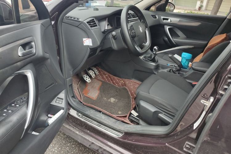 Used DS 5LS 2014 1.8L Manual Comfort Version VTi140
