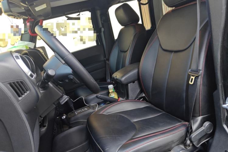 Used Jeep Wrangler 2014 3.0L Sahara Four-Door Edition Left Front Seat