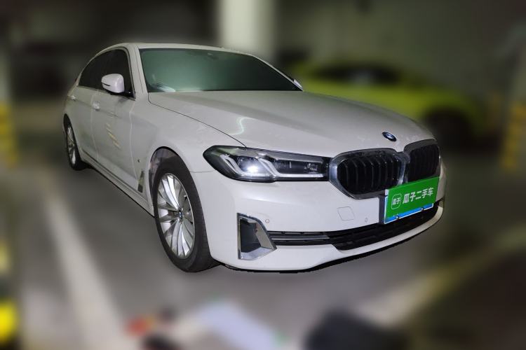 Used BMW 5 Series 2022 Restyled 525Li Luxury Package Front Right 45 Deg