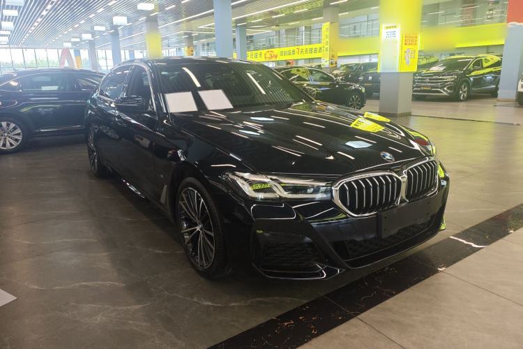 Used BMW 5 Series 2022 Restyled 530Li Leading Edition M Sport Package Front Right 45 Deg