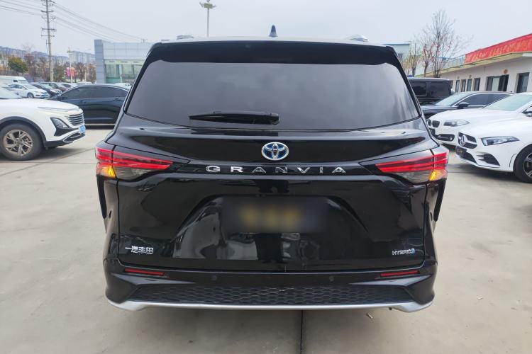 Used Toyota Granvia 2023 2.5L Hybrid Flagship VIP Edition